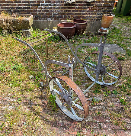 Cowfold Gallery Garden Ornaments for sale -105922