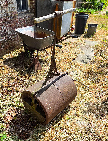 Cowfold Gallery Garden Ornaments for sale -110030