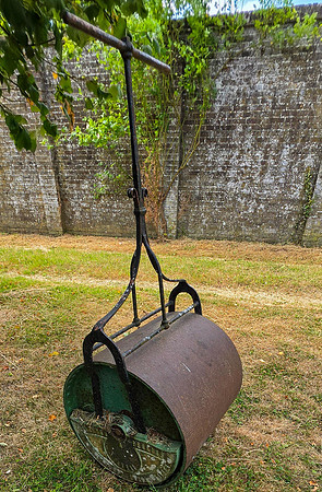 Cowfold Gallery Garden Ornaments for sale -110256