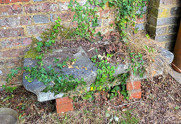 Cowfold Gallery Garden Ornaments for sale -152