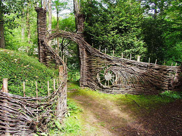 HANNAH PESCHAR SCULPTURE GALLERY     SUSSEX