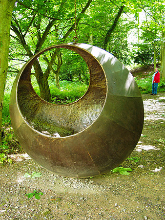 HANNAH PESCHAR SCULPTURE GALLERY     SUSSEX