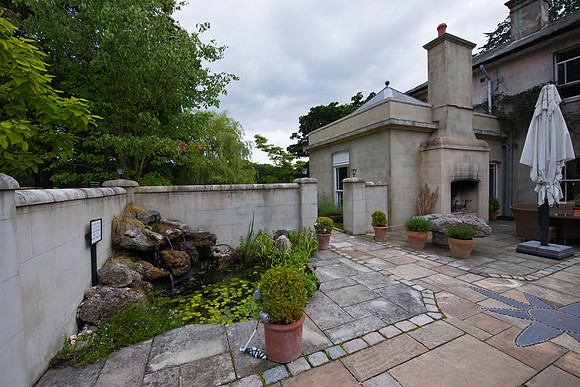 whitley ridge courtyard_DSC4718
