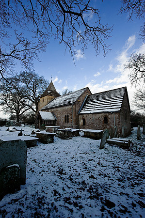 Sussex snow scenes_Twineham Churchyard
