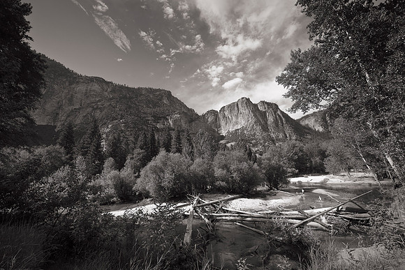 Yosemite Valley _black & white