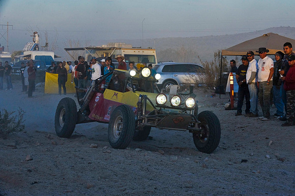 RWCS_BAJA 2009_raceday borrego-35