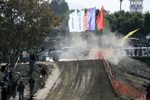 RWCS_BAJA 2009_raceday wash entry-5