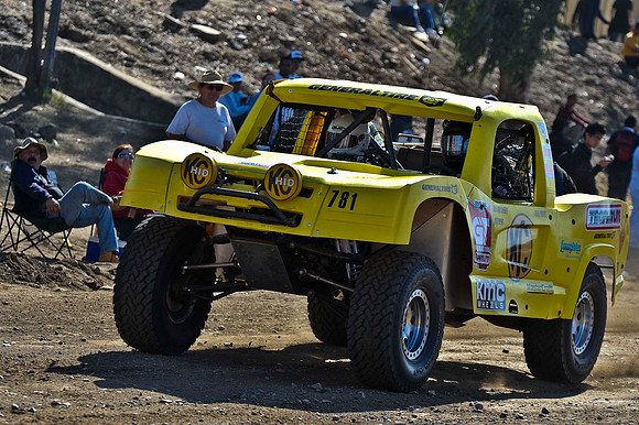 RWCS_BAJA 2009_raceday wash entry-70