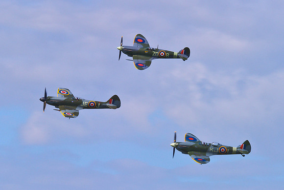 Spitfires @ Goodwood Revival 2011