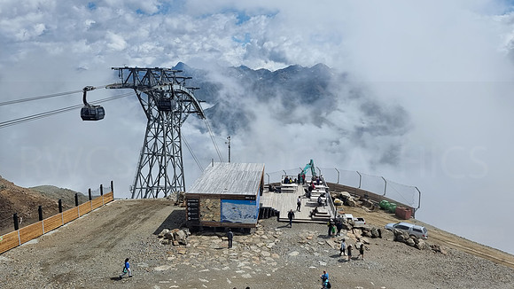 SOLDEN MOUNTAIN