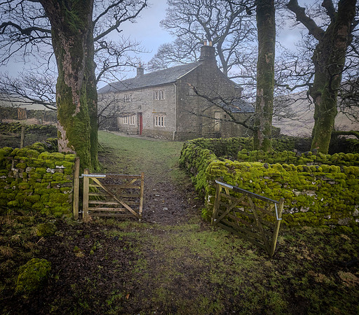 COWSIDE FARMHOUSE ENTRANCE